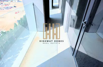 شقة - 2 غرف نوم - 3 حمامات للايجار في الطراز - حي نسيج - الجادة - الشارقة