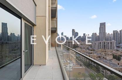 Apartment - 2 Bedrooms - 2 Bathrooms for rent in Burj Royale - Downtown Dubai - Dubai