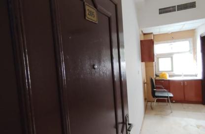 Apartment - Studio - 1 Bathroom for rent in Al Butina B - Al Butina - Sharjah Apartment - Studio - 1 Bathroom for rent in Al Butina B - Al Butina - Sharjah