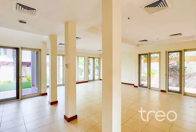 155526360 - Property Image 3
