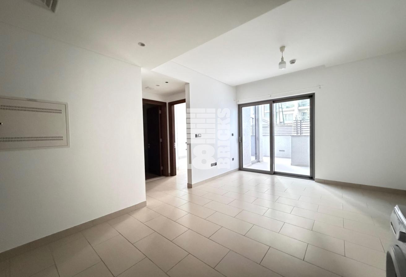 Large Size Terrace 1 Bed + Study - 6 Cheques photo 2