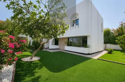 Villa - 4 Bedrooms - 4 Bathrooms for rent in Jumeirah 3 Villas - Jumeirah 3 - Jumeirah - Dubai