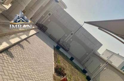Villa - 4 Bedrooms - 6 Bathrooms for rent in Al Falaj - Al Riqqa - Sharjah