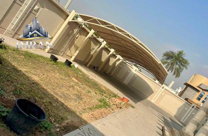 Villa - 4 Bedrooms - 6 Bathrooms for rent in Al Falaj - Al Riqqa - Sharjah