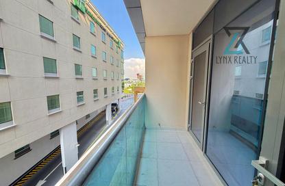Apartment - 1 - 2 for rent in Airport View Building - Al Garhoud - Dubai