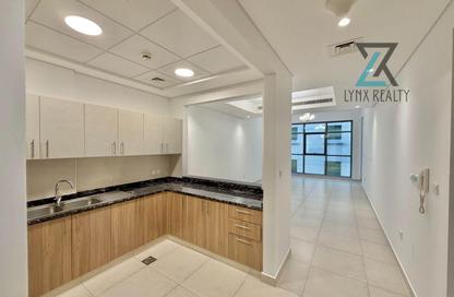Apartment - 1 - 2 for rent in Airport View Building - Al Garhoud - Dubai