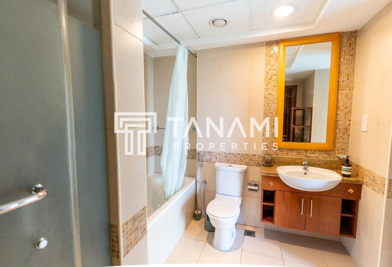 Unfurnished | Ready to Move | Prime Location photo 8
