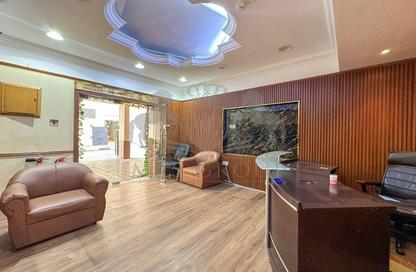 Shop - Studio for rent in Al Hudaiba - Bur Dubai - Dubai