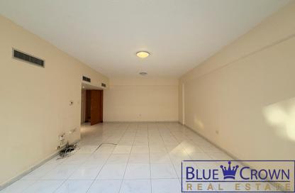 Apartment - 1 - 2 for rent in Golden Sands 1 - Al Mankhool - Bur Dubai - Dubai