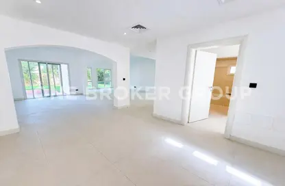 Villa - 5 Bedrooms - 6 Bathrooms for rent in Meadows 4 - Meadows - Dubai