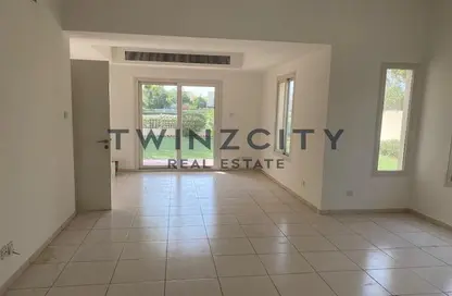 Villa - 3 Bedrooms - 3 Bathrooms for rent in Springs 12 - The Springs - Dubai
