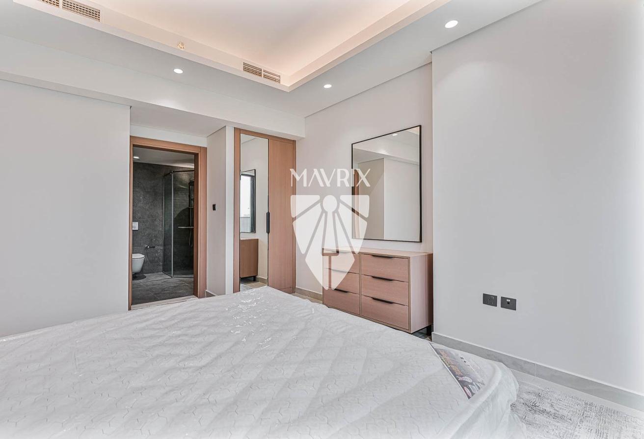 Prime Location | Stylish Apartment | Great Views photo 5