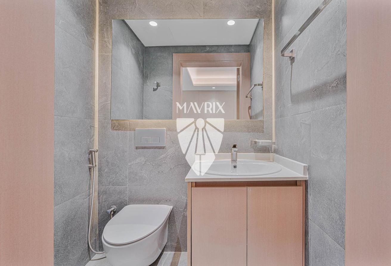 Prime Location | Stylish Apartment | Great Views photo 10