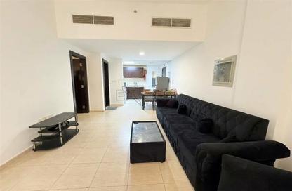 Apartment - 1 - 2 for rent in Silicon Gates 2 - Silicon Gates - Dubai Silicon Oasis - Dubai