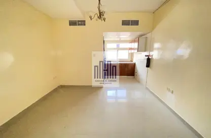 Apartment - 1 Bathroom for rent in Fire Station Road - Muwaileh - Sharjah