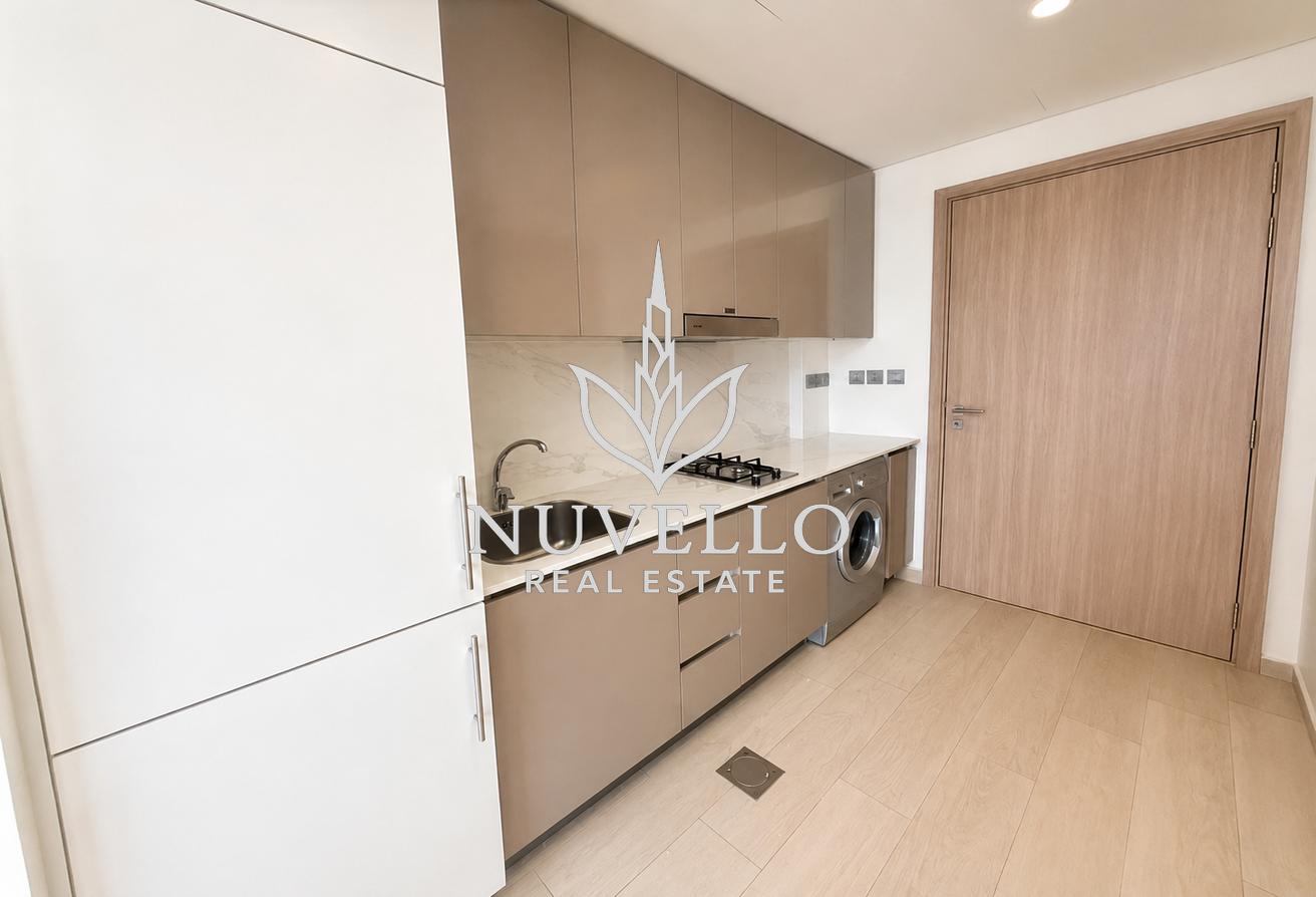 High Floor | Available Now | White Goods photo 4