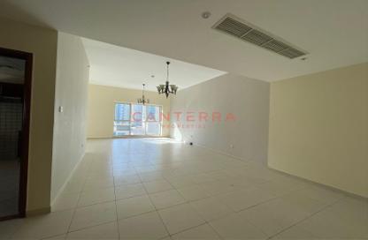 Apartment - 3 Bedrooms - 3 Bathrooms for rent in Cascades Tower - Dubai Marina - Dubai
