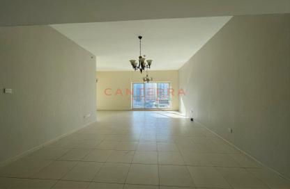 Apartment - 3 Bedrooms - 3 Bathrooms for rent in Cascades Tower - Dubai Marina - Dubai
