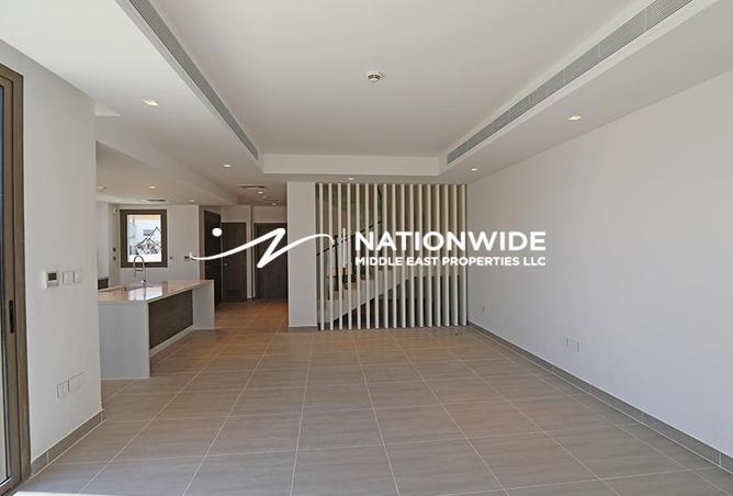 Vacant|Single Row Mid|Best Layout|Modern Living — photo 2