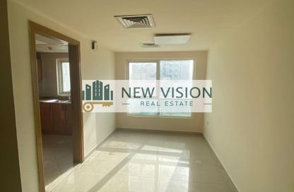 Apartment - 2 Bedrooms - 2 Bathrooms for rent in Budaniq 9 Building - Budaniq - Al Qasimia - Sharjah