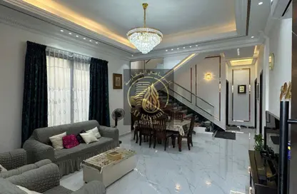 فيلا - 5 غرف نوم - 7 حمامات للبيع في قرية الاميرة - الياسمين - عجمان