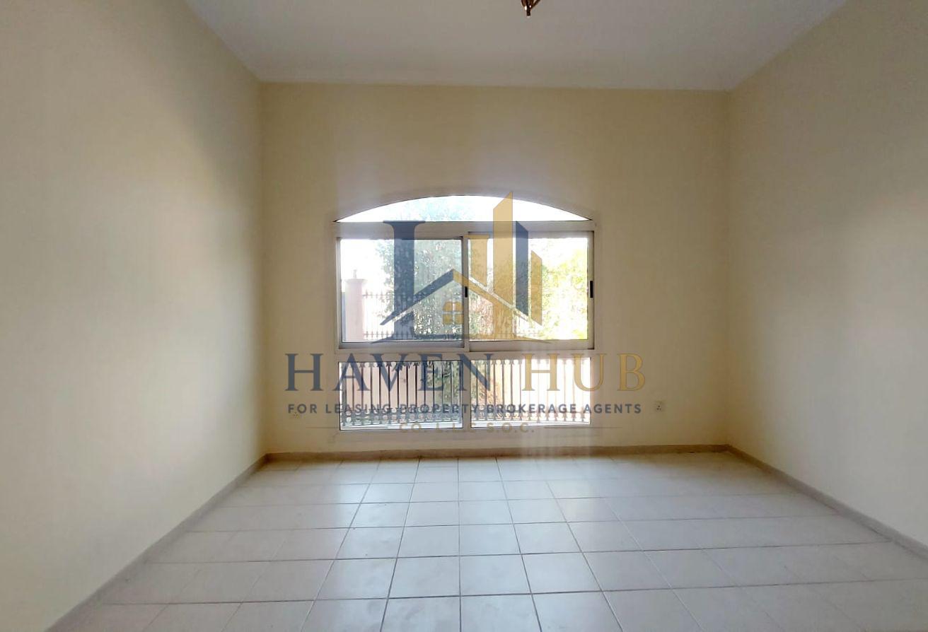 4 BR Villa with Private Garden in Al Safa photo 4