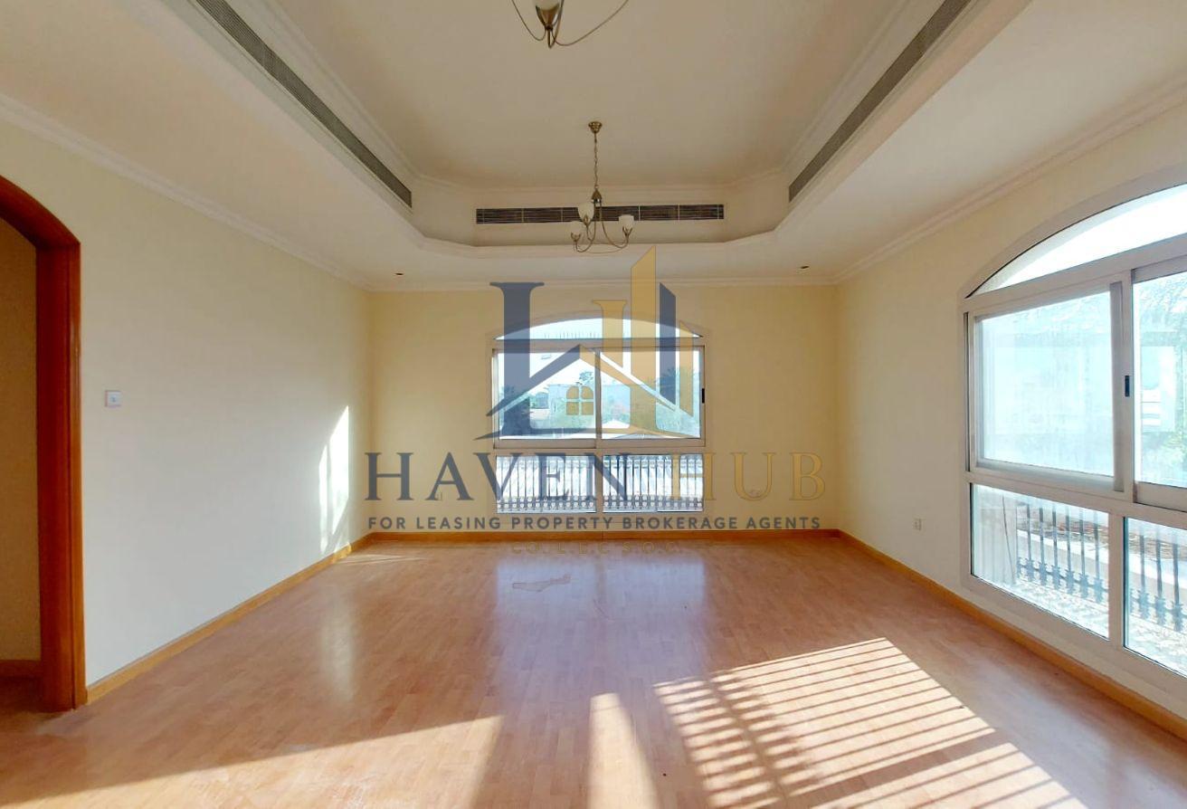 4 BR Villa with Private Garden in Al Safa photo 7