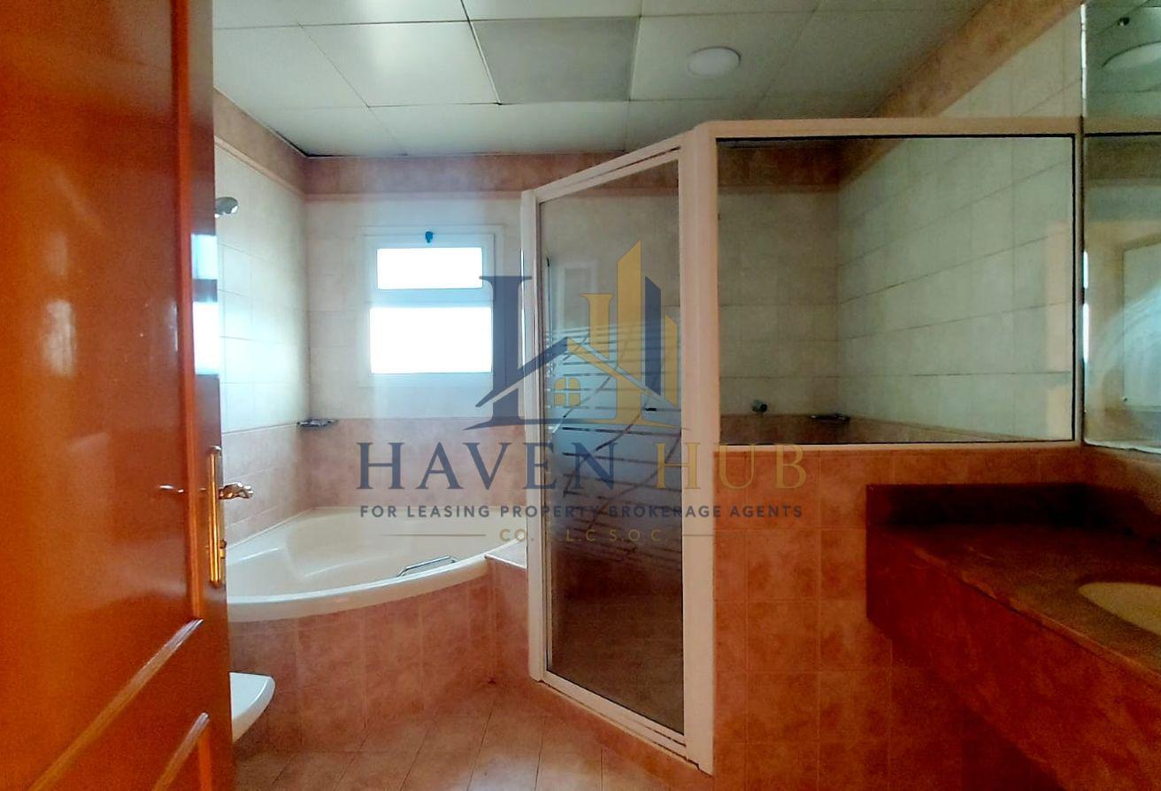 4 BR Villa with Private Garden in Al Safa photo 26
