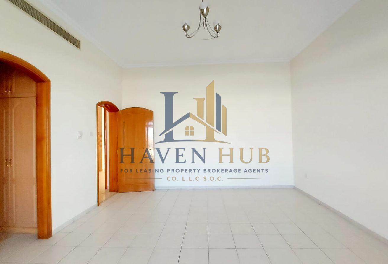 4 BR Villa with Private Garden in Al Safa photo 11
