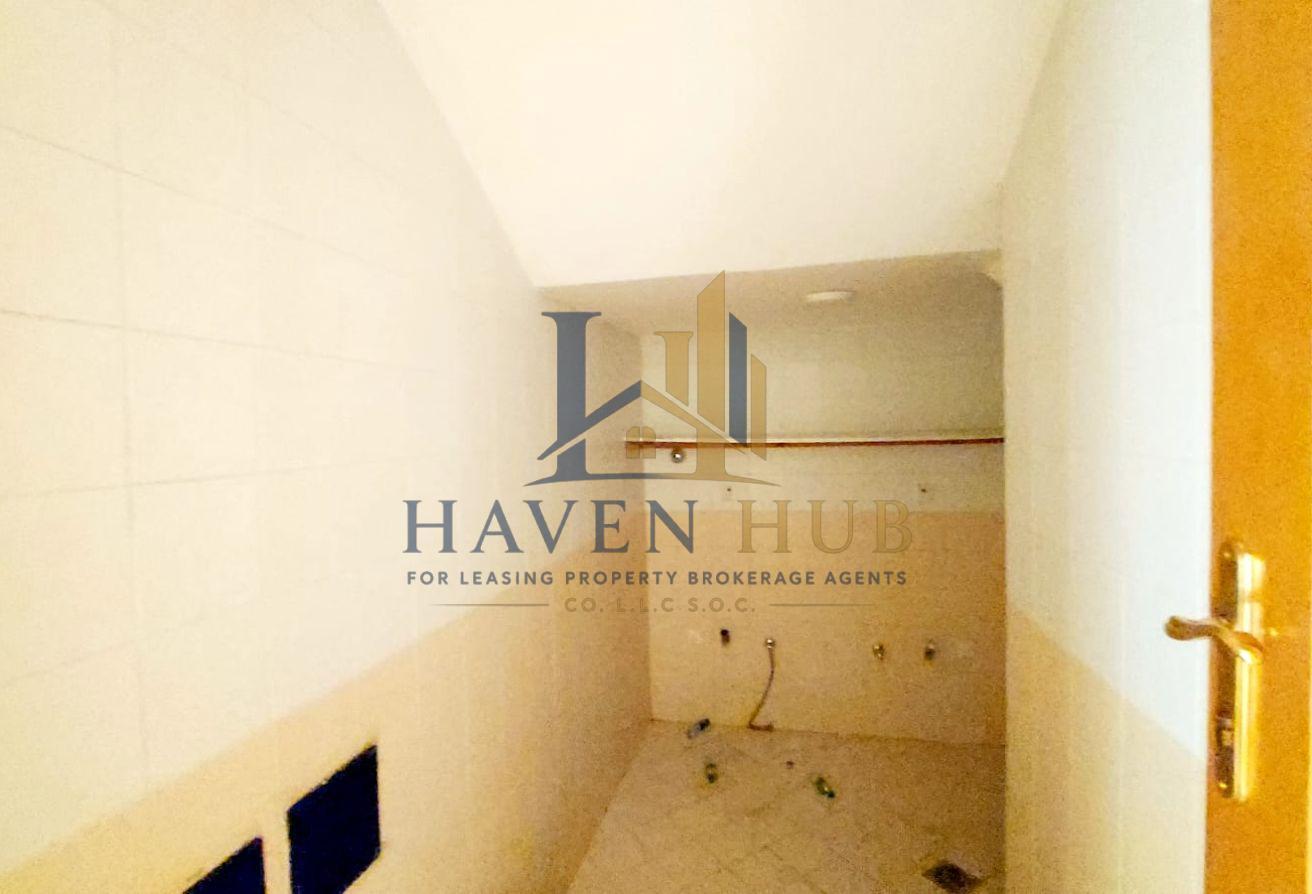 4 BR Villa with Private Garden in Al Safa photo 20