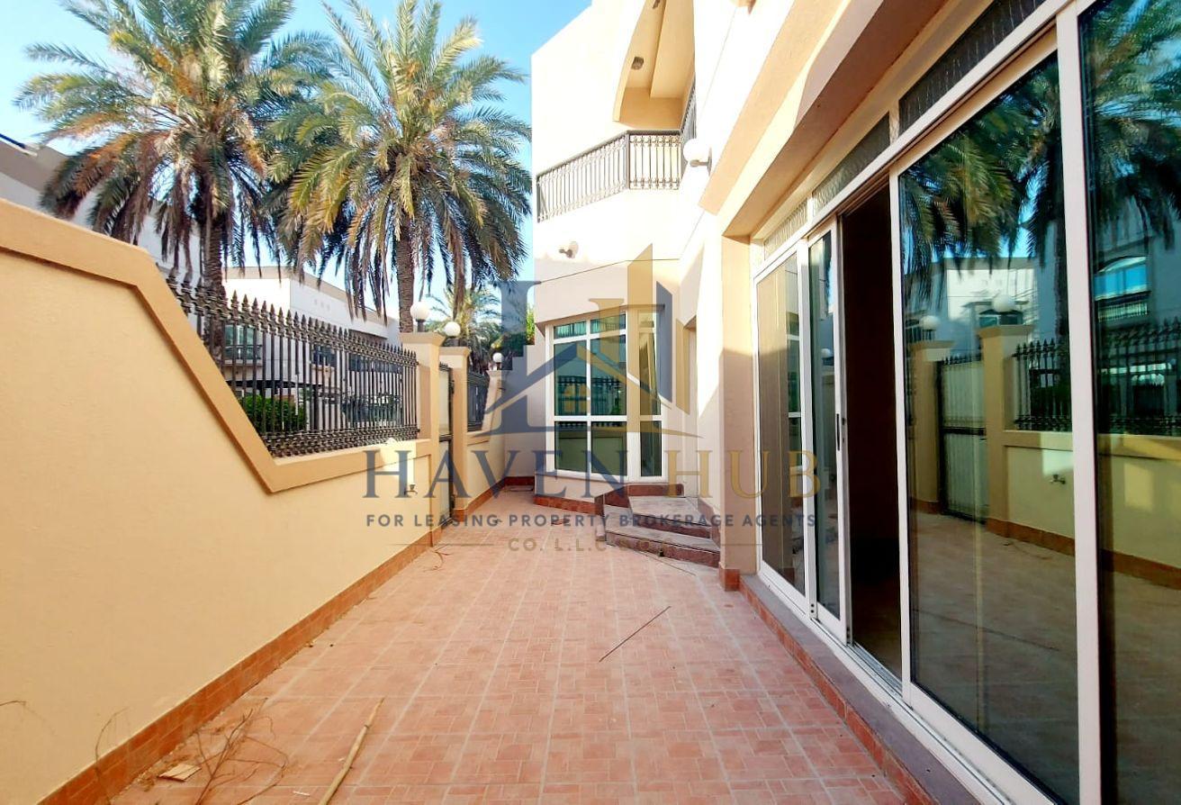 4 BR Villa with Private Garden in Al Safa photo 9