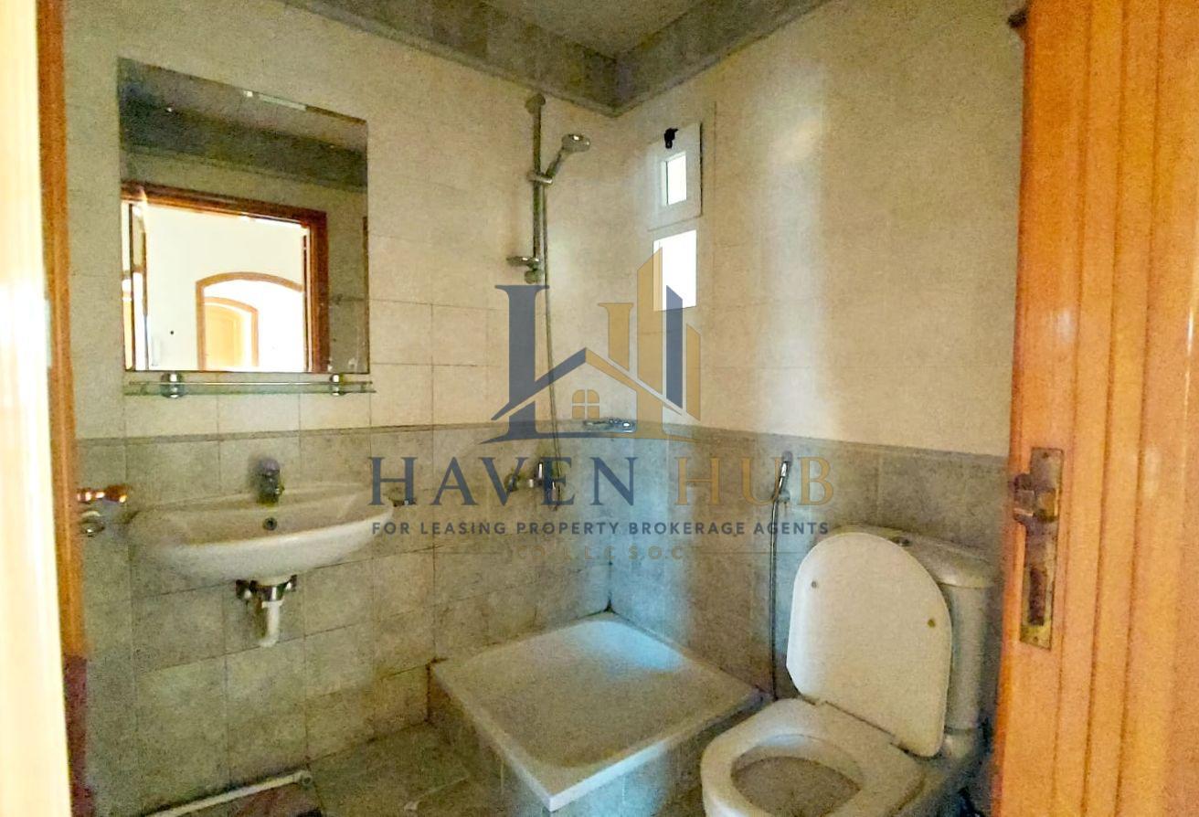 4 BR Villa with Private Garden in Al Safa photo 22