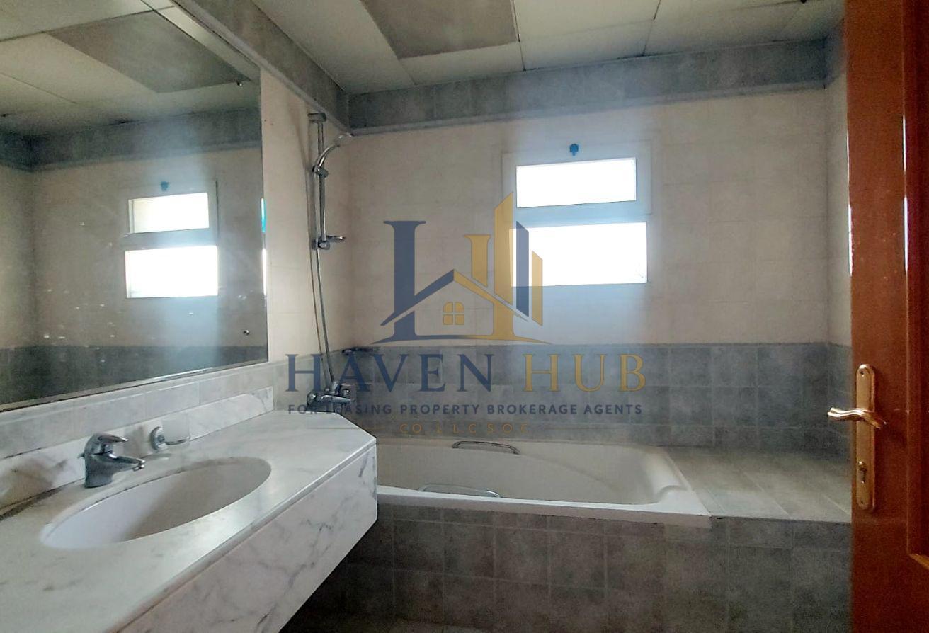 4 BR Villa with Private Garden in Al Safa photo 28