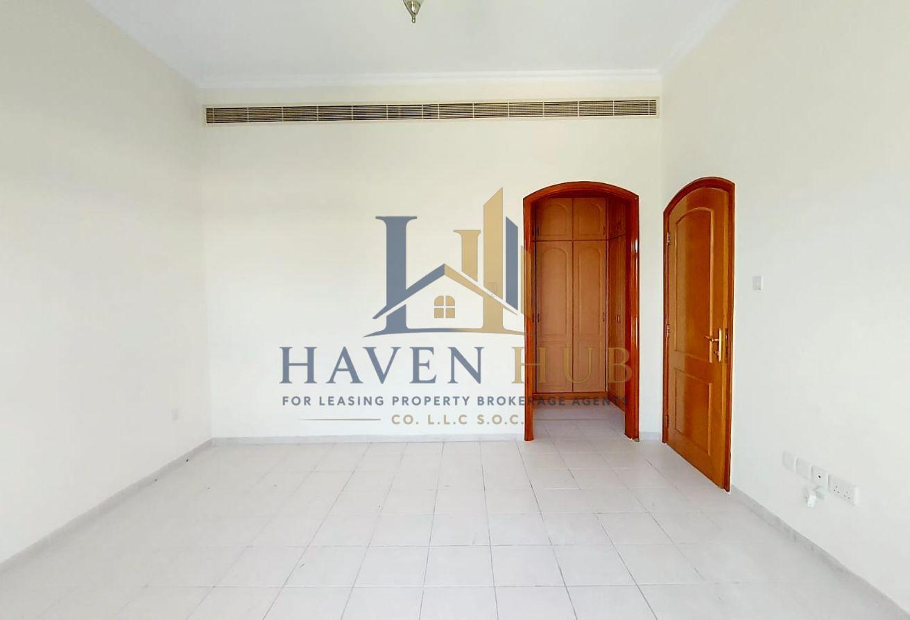 4 BR Villa with Private Garden in Al Safa photo 5