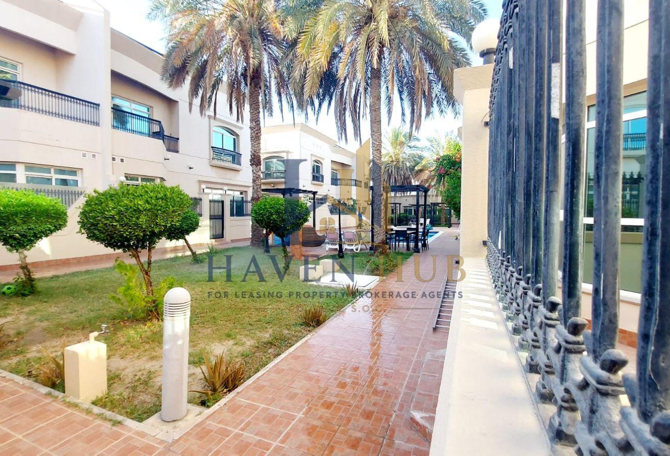 4 BR Villa with Private Garden in Al Safa photo 10