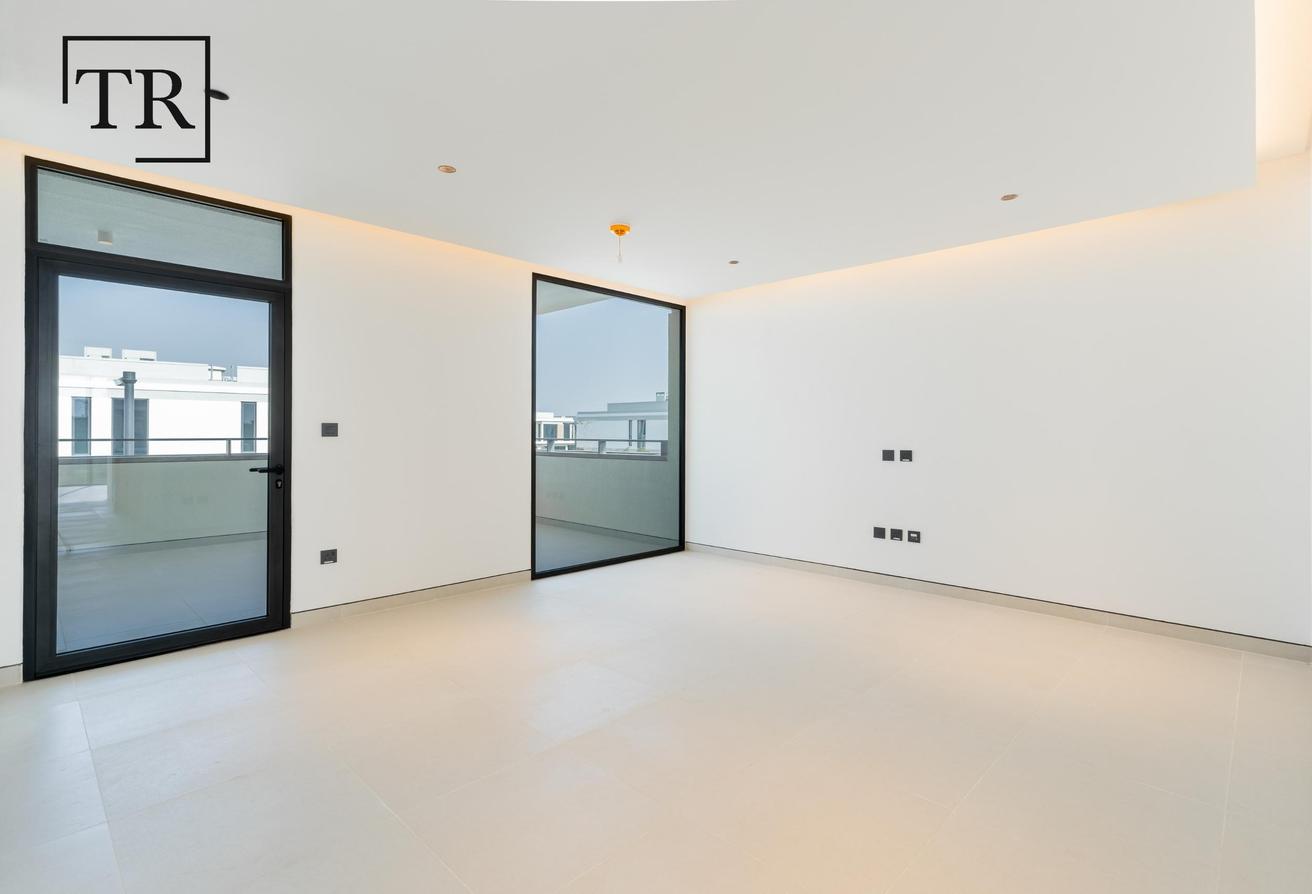 Single Row | Well Maintained | Premium Finishes photo 22