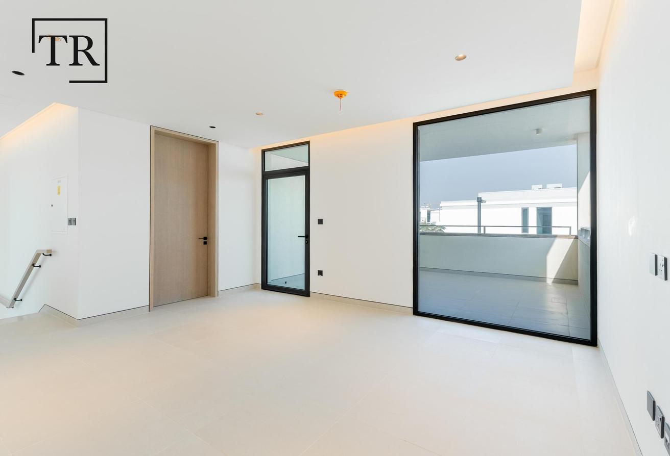 Single Row | Well Maintained | Premium Finishes photo 13