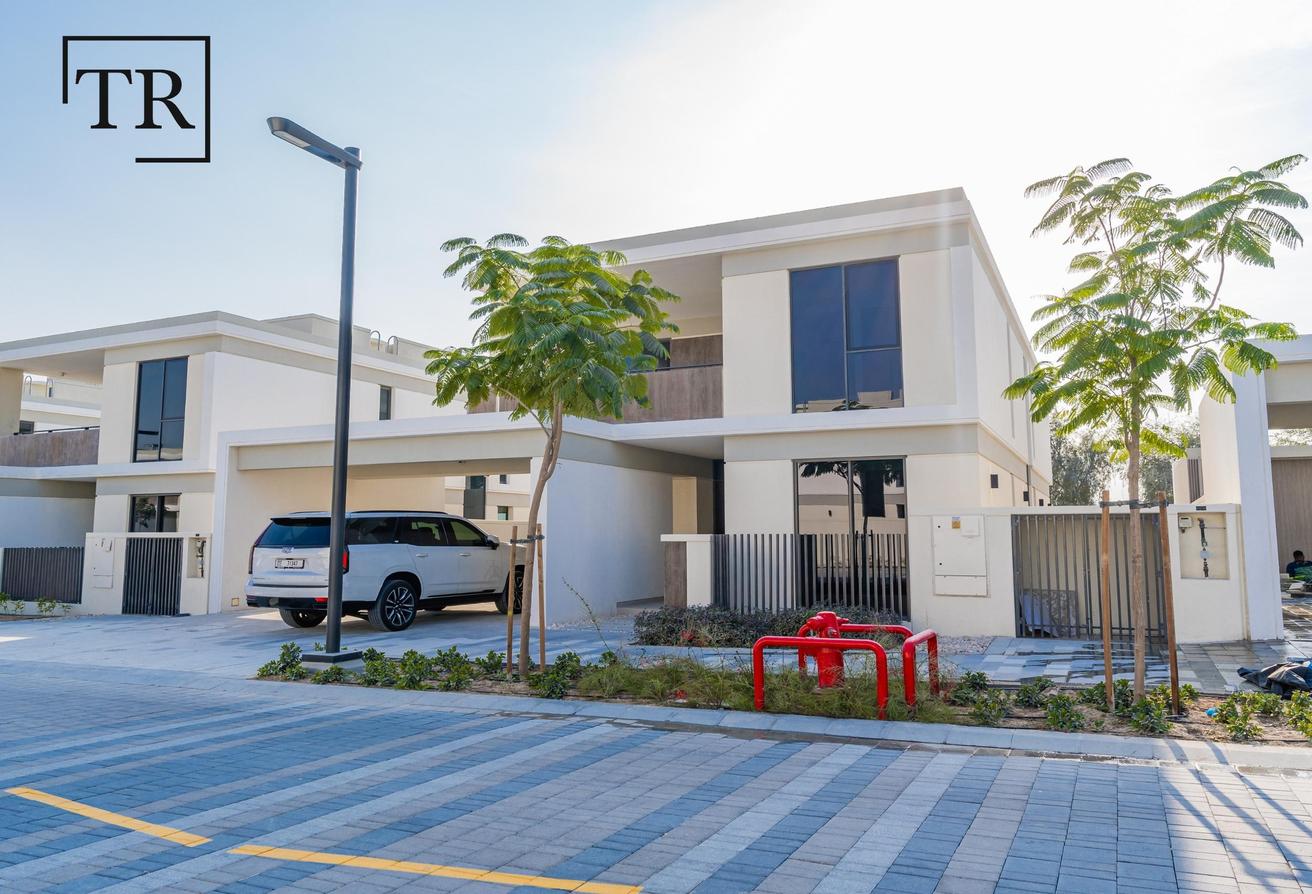 Single Row | Well Maintained | Premium Finishes photo 2