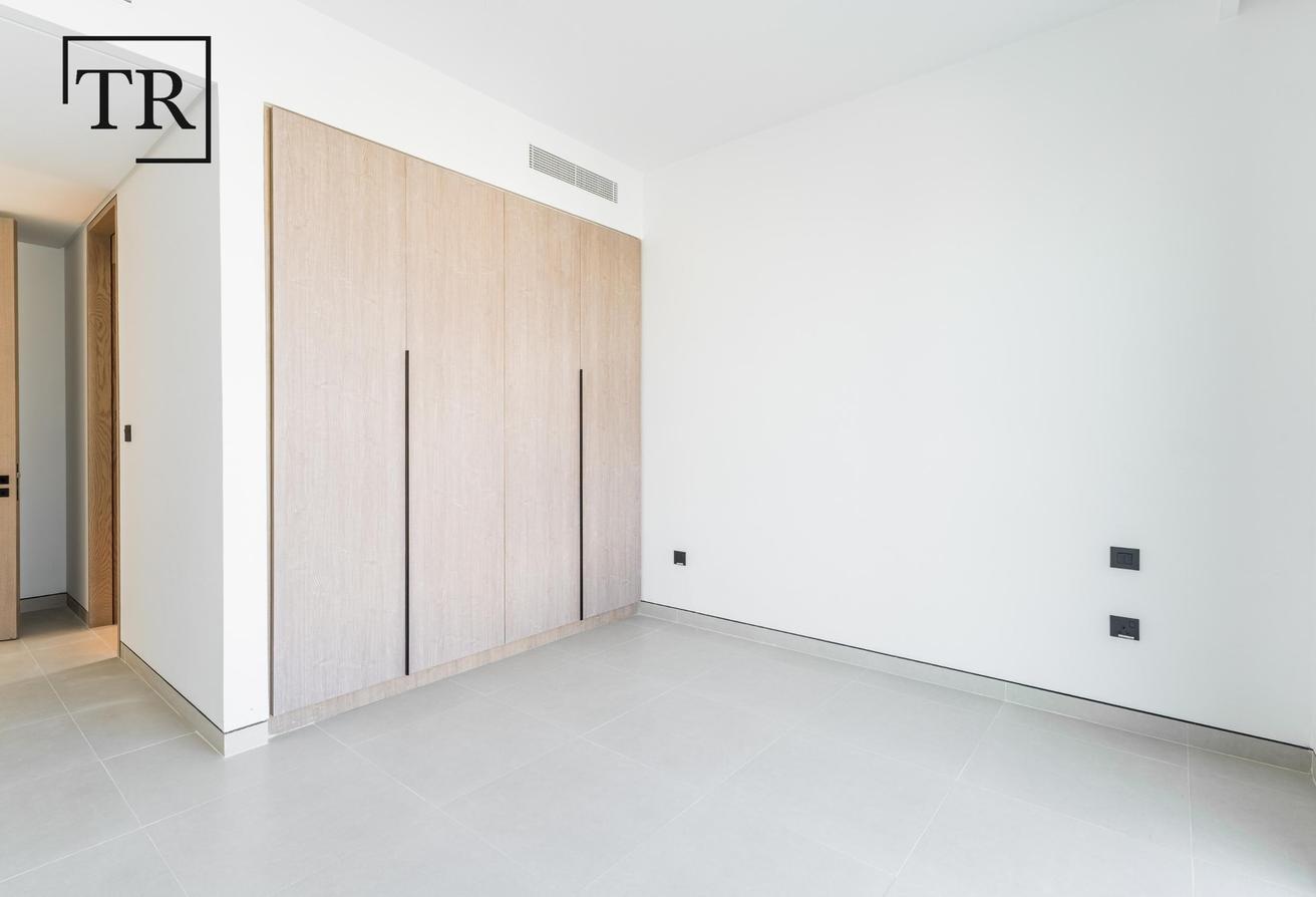 Single Row | Well Maintained | Premium Finishes photo 21