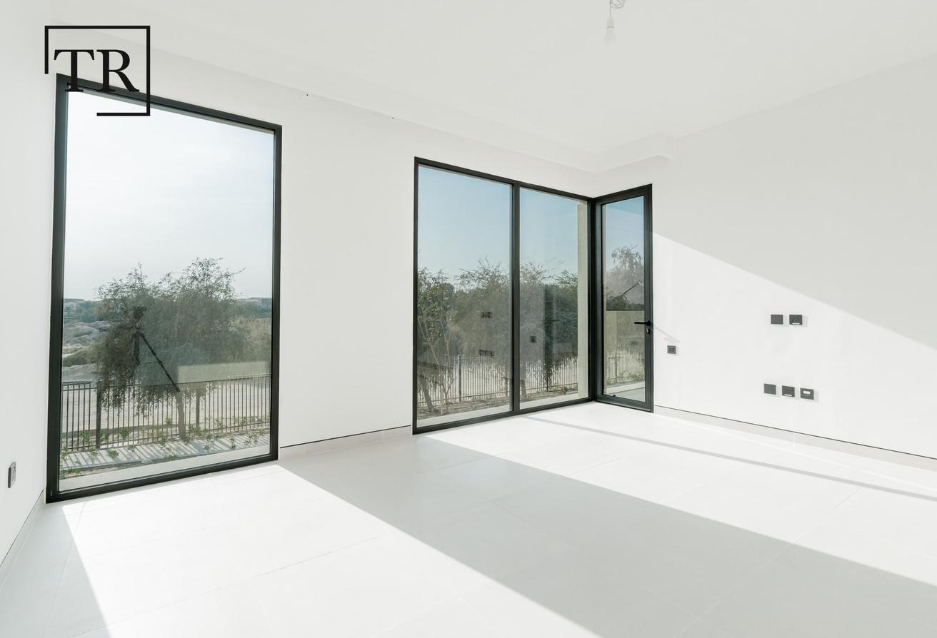 Single Row | Well Maintained | Premium Finishes photo 14