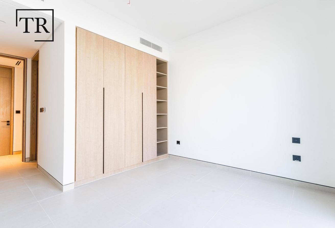Single Row | Well Maintained | Premium Finishes photo 15