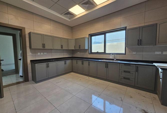 74231801 - Property Image 3