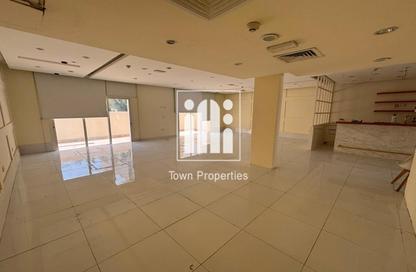 Villa - Studio - 5 Bathrooms for rent in Shakhbout City - Abu Dhabi