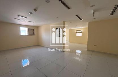 Villa - Studio - 5 Bathrooms for rent in Shakhbout City - Abu Dhabi