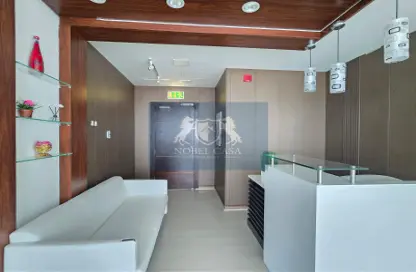 مكتب - استوديو - 1 حمام للايجار في القمة - الخليج التجاري - دبي