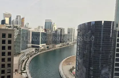 مركز أعمال - استوديو للايجار في برج بايناري - الخليج التجاري - دبي