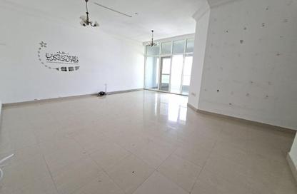 Apartment - 3 Bedrooms - 3 Bathrooms for rent in New Al Taawun Road - Al Taawun - Sharjah