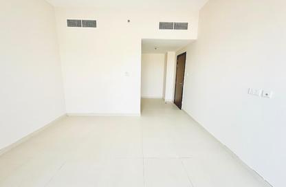 Apartment - 2 Bedrooms - 3 Bathrooms for rent in Amna Building - International City Phase 2 - Al Warsan 4 - Al Warsan - Dubai