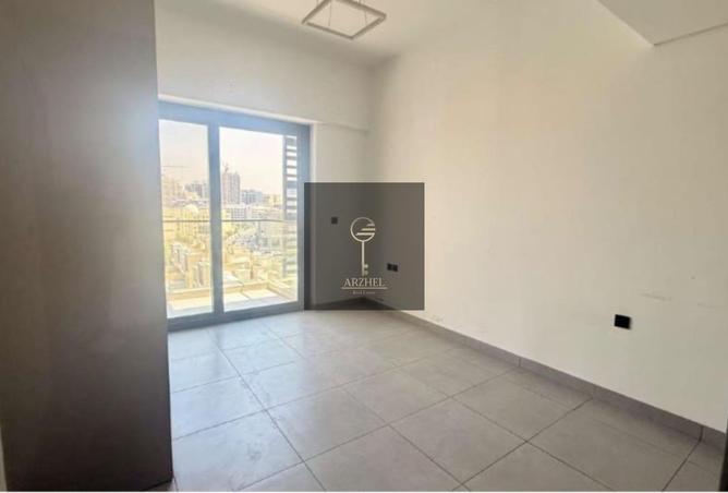 PRIME LOCATION | UNFURNISHED | VACANT photo 2