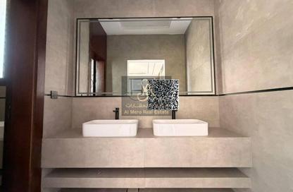Villa - 7 - 7+ for sale in Al Zaheya Gardens - Al Zahya - Ajman